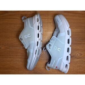On Running Cloud White Running Shoes Youth Size 4 Unisex